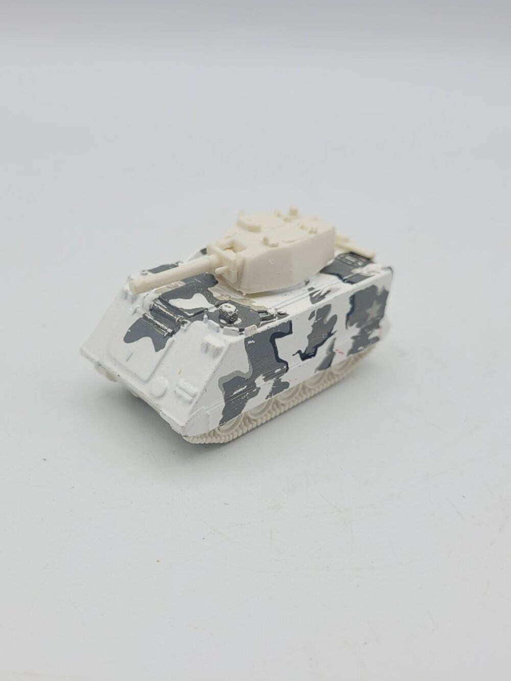 1983 Mattel HOT WHEELS COMMAND Tank Armored Personnel Winter Camo
